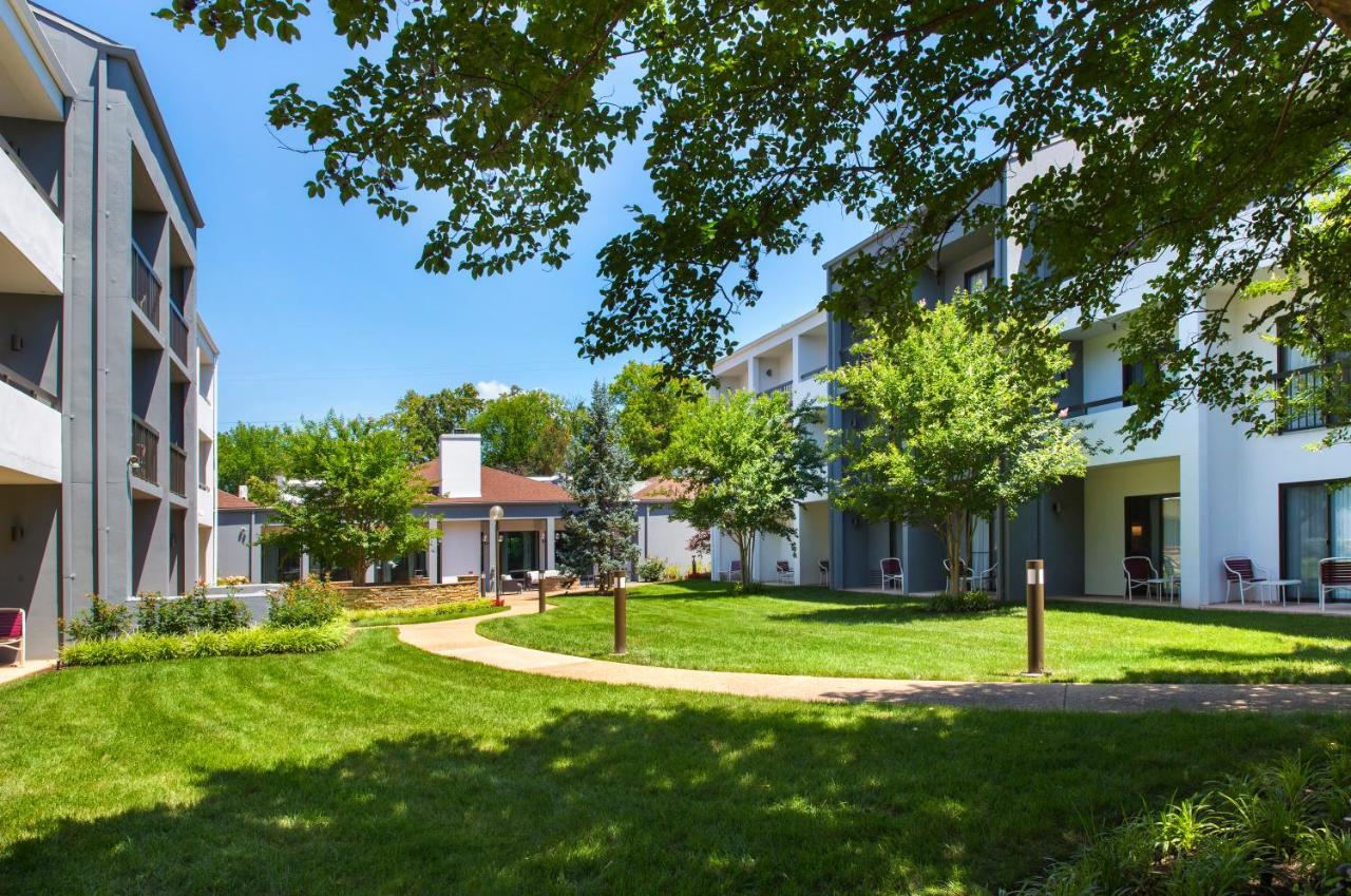 Courtyard By Marriott Dulles Airport Herndon/Reston Exterior photo